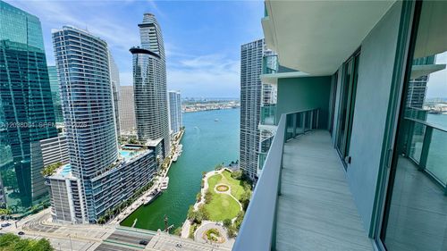 4002-77 Se 5th Street, Miami, FL, 33131 | Card Image