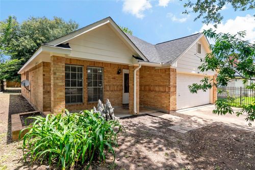 8003 Swiftwater Lane, Houston, TX, 77075 | Card Image