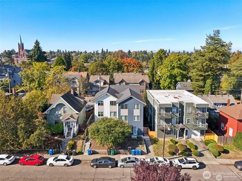 5257 Brooklyn Ave Ne, Seattle, WA, 98105-3515 | Card Image