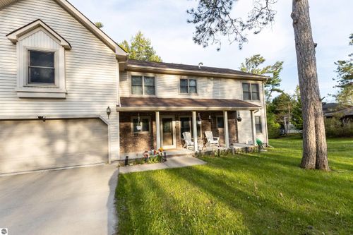 1057 S Crescent Rd, Harrisville, MI, 48740-9555 | Card Image