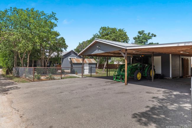14280 State Highway 16 N, House other with 3 bedrooms, 2 bathrooms and null parking in Medina TX | Image 37
