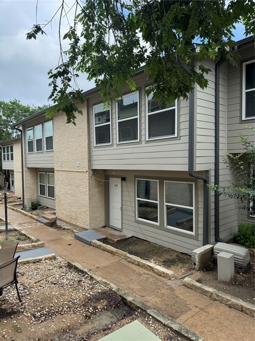 133-2124 Burton Dr, Austin, TX, 78741-4154 | Card Image