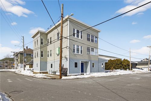 538 Wood Ave, Woonsocket, RI, 02895-2130 | Card Image