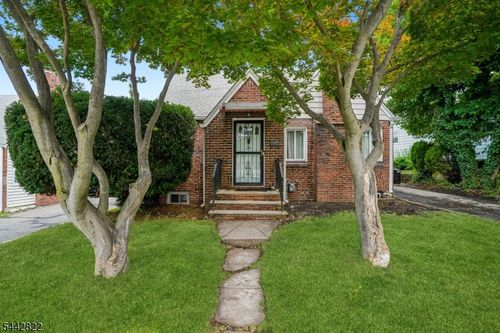 24 Springer St, Belleville, NJ, 07109-1735 | Card Image