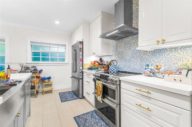 13101 Sw 82 Nd Ave, House other with 4 bedrooms, 2 bathrooms and null parking in Pinecrest FL | Image 7