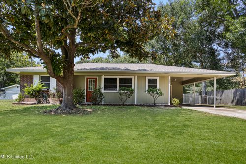 148 Lafayette Cir, Ocean Springs, MS, 39564-5527 | Card Image