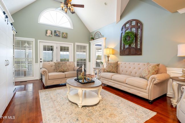 136 Landon Dr, House other with 3 bedrooms, 3 bathrooms and null parking in Mount Carmel TN | Image 4