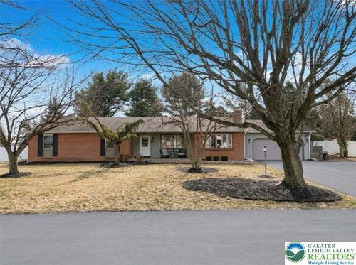 5429 Curtis Dr, Schnecksville, PA, 18078-2114 | Card Image