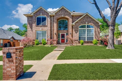 8421 Parkdale Dr, North Richland Hills, TX, 76182-8441 | Card Image