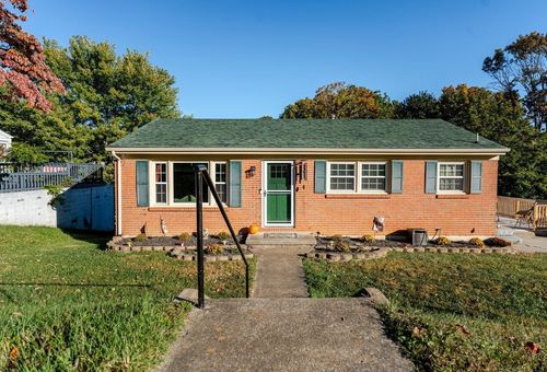 316 Thomas St, STAUNTON, VA, 24401-2634 | Card Image