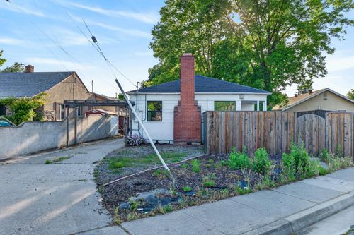 3732 38th Street, Sacramento, CA, 95820 | Card Image