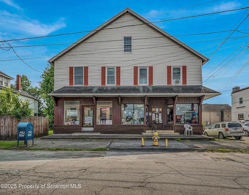700 Poplar St, Mayfield, PA, 18433-1819 | Card Image