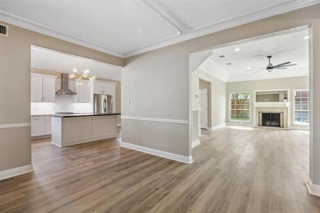 6034 Pin Oak Pl, House other with 4 bedrooms, 4 bathrooms and 2 parking in Spring TX | Image 9