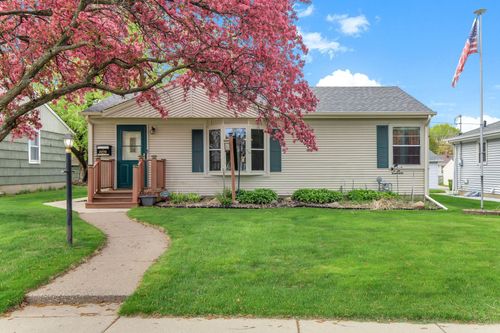 1562 Hoyt Ave E, Saint Paul, MN, 55106-1301 | Card Image