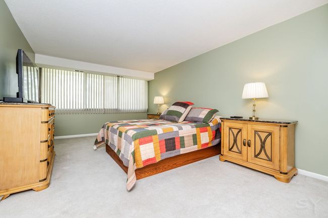 APT-301 - 2 S Atrium Way, Condo with 2 bedrooms, 2 bathrooms and 1 parking in Elmhurst IL | Image 9