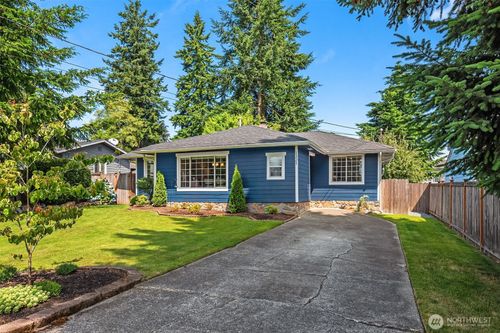 1321 Kossuth Ave, Everett, WA, 98203-6639 | Card Image