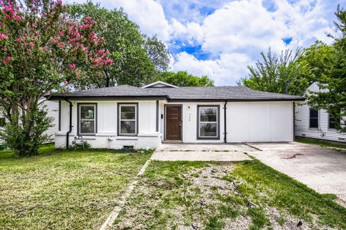 326 E Holley St, Mesquite, TX, 75149-4717 | Card Image