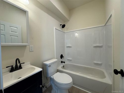 4-75 South Ave, Beacon, NY, 12508-3127 | Card Image