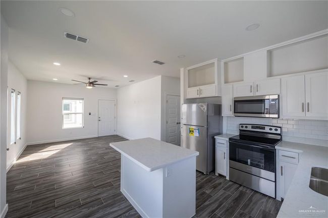 3 - 1106 Cooper Ln, Condo with 2 bedrooms, 2 bathrooms and 1 parking in San Juan TX | Image 8