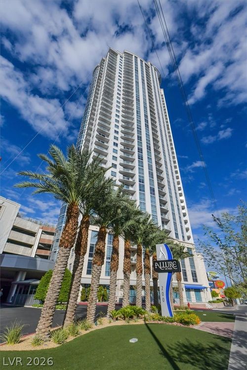 3702-200 W Sahara Ave, Las Vegas, NV, 89102-5002 | Card Image