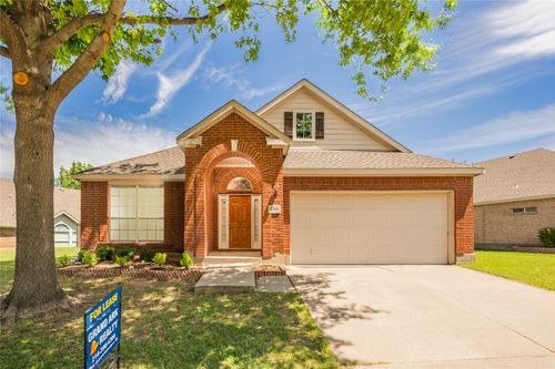 8300 Rayburn Ln, Mckinney, TX, 75072-3253 | Card Image