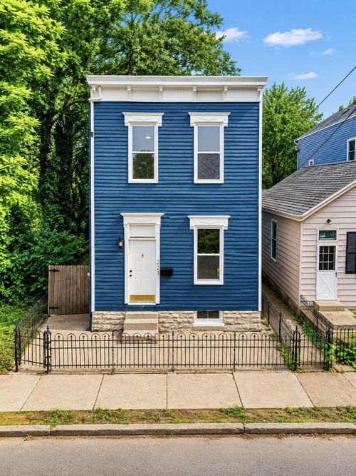 221 Trevor St, Covington, KY, 41011-3249 | Card Image