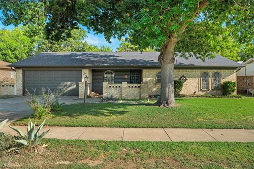 1500 Lagoona Ln, Edgecliff Village, TX, 76134-2819 | Card Image