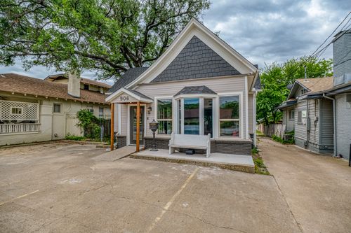 906 E Hubbard St, Mineral Wells, TX, 76067-5451 | Card Image