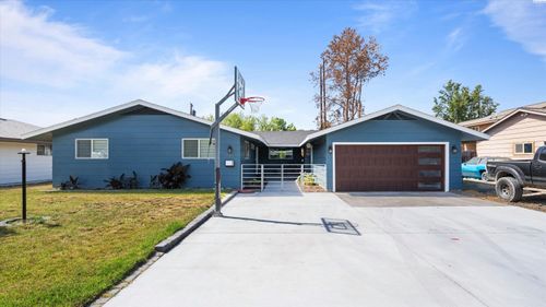 435 W 20th Ave, Kennewick, WA, 99337-4904 | Card Image