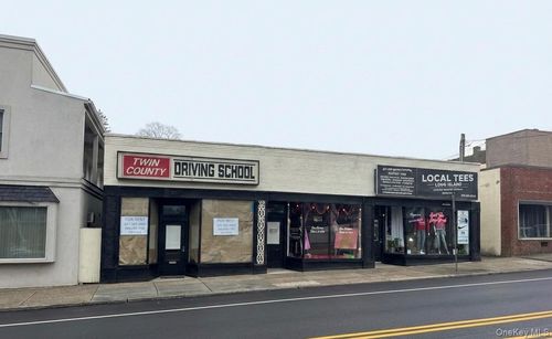 30 Vernon Valley Rd, East Northport, NY, 11731-1429 | Card Image