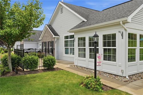 307 Spring Valley Dr, Zelienople, PA, 16063-2718 | Card Image