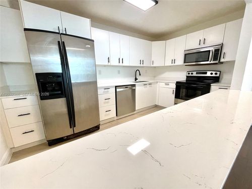 316-19390 Collins Ave, Sunny Isles Beach, FL, 33160-2200 | Card Image