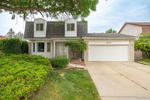 39143 Baroque Blvd, Clinton Township, MI, 48038-2604 | Card Image