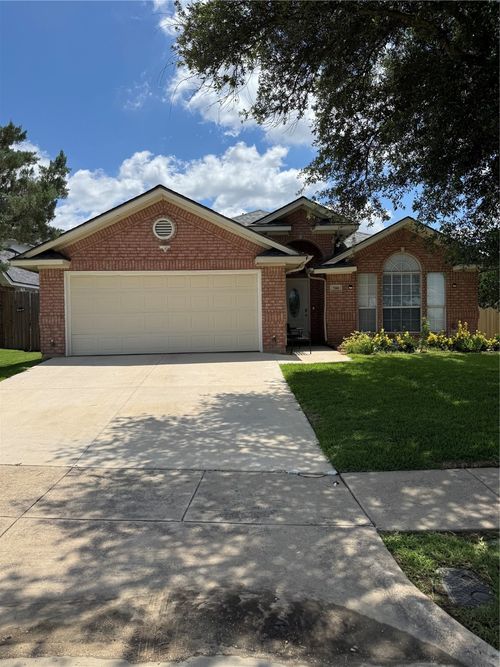 700 N Emma Dr, Arlington, TX, 76002-3500 | Card Image