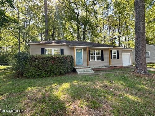 132 Meadowlane Dr, Brandon, MS, 39042-3233 | Card Image