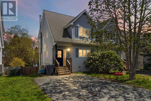 218 Greenwood Ave, Timberlea, NS, B3T1H8 | Card Image