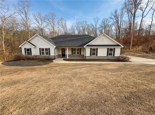 951 Oconee Ln, Commerce, GA, 30529-4105 | Card Image