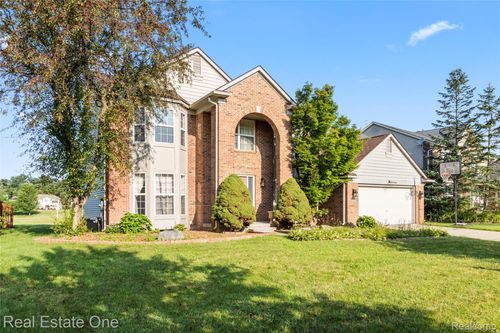 2000 Twin Sun Cir, Commerce Twp, MI, 48390-4405 | Card Image