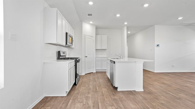 169 Celosia Loop, House other with 4 bedrooms, 2 bathrooms and 1 parking in Uhland TX | Image 7