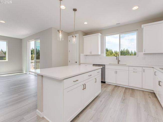 2111 Ne Ridge Run Ln, House other with 5 bedrooms, 4 bathrooms and 3 parking in Estacada OR | Image 16