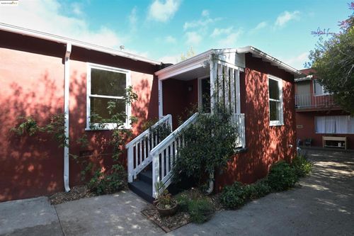 2218 Parker St, Berkeley, CA, 94704-2712 | Card Image