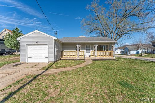 120 S 18th St, Louisiana, MO, 63353-2207 | Card Image