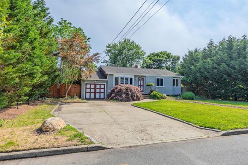 12 Rivera Ln, West Sayville, NY, 11796-1514 | Card Image