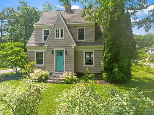 38 Johnson Rd, Falmouth, ME, 04105-1423 | Card Image