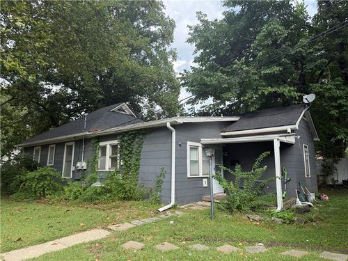 13011 8th St, Grandview, MO, 64030-2336 | Card Image