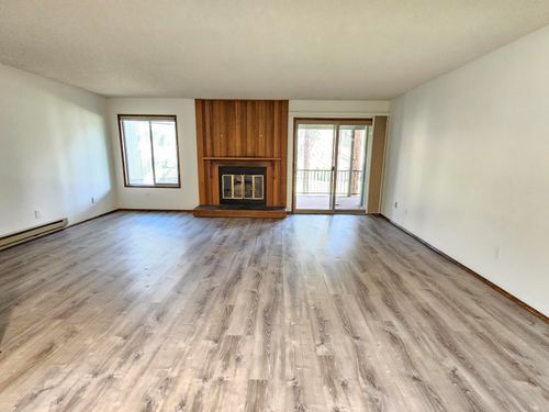 unit-101-821 E Desperado Trl, Sisters, OR, 97759-2160 | Card Image