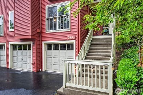 3-9403 176th Pl Ne, Redmond, WA, 98052-0833 | Card Image