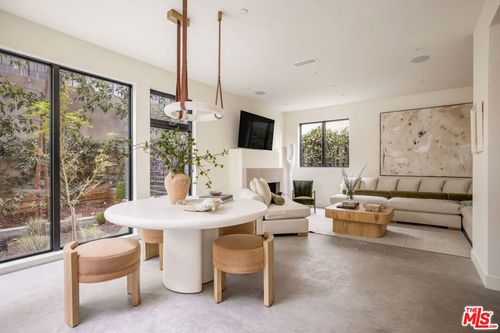 929 Hilldale Ave, West Hollywood, CA, 90069-4404 | Card Image