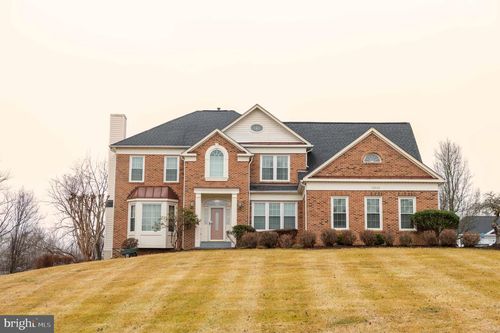 10805 Piney Pond Dr, Great Falls, VA, 22066-1623 | Card Image