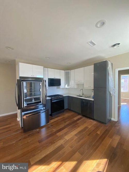 200 N Linwood Ave, BALTIMORE, MD, 21224-1212 | Card Image